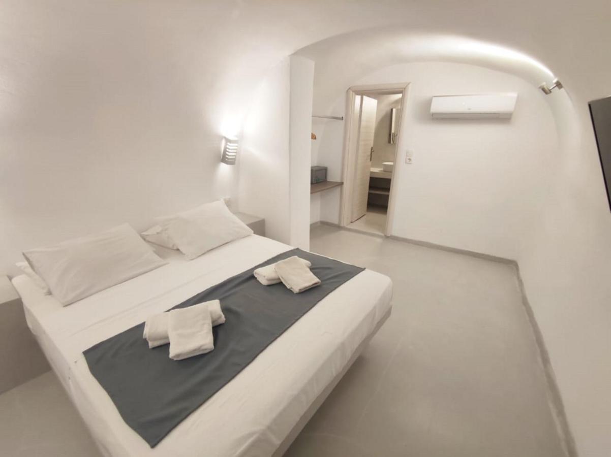 Fira Getaway - Economy Basement Rooms Kültér fotó