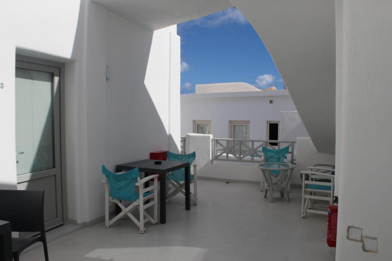 Fira Getaway - Economy Basement Rooms Kültér fotó